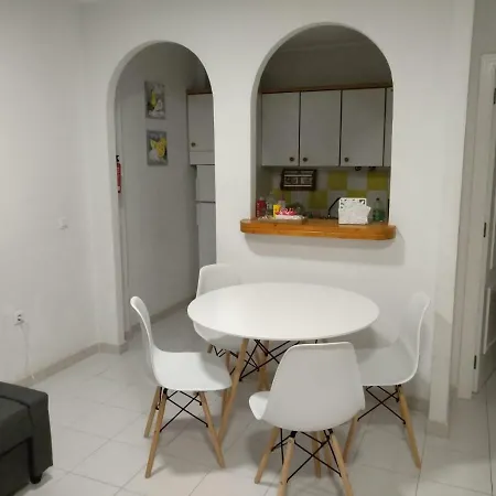 Naranja Con Piscina Urb El Paraiso Torrevieja